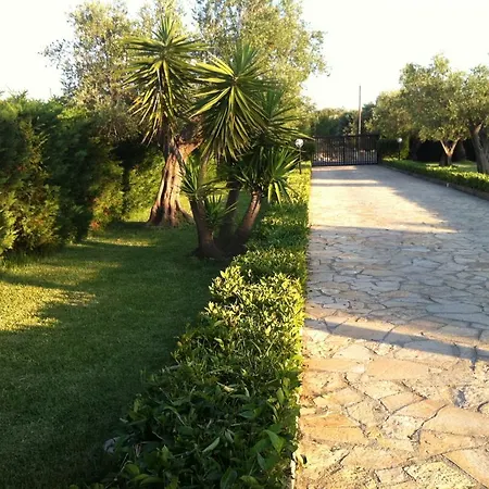 La Carpignana Апартаменты